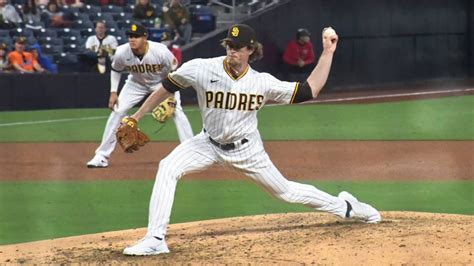 San Diego Padres play the San Francisco Giants Saturday